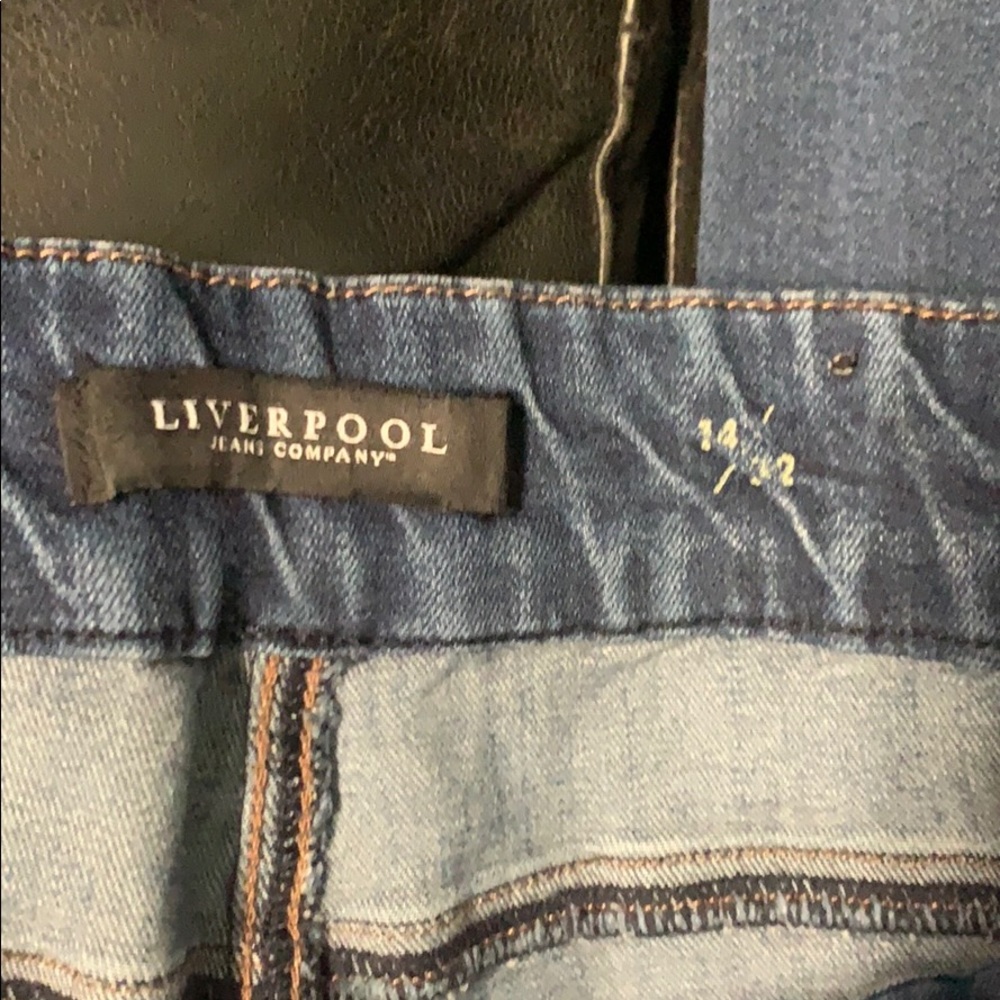 Jeans - Picture 2 of 3